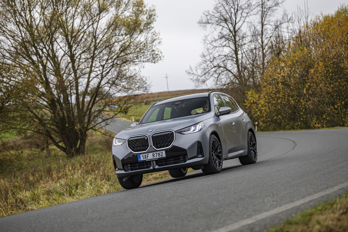 p90580415_highres_bmw-x3-set-of-local