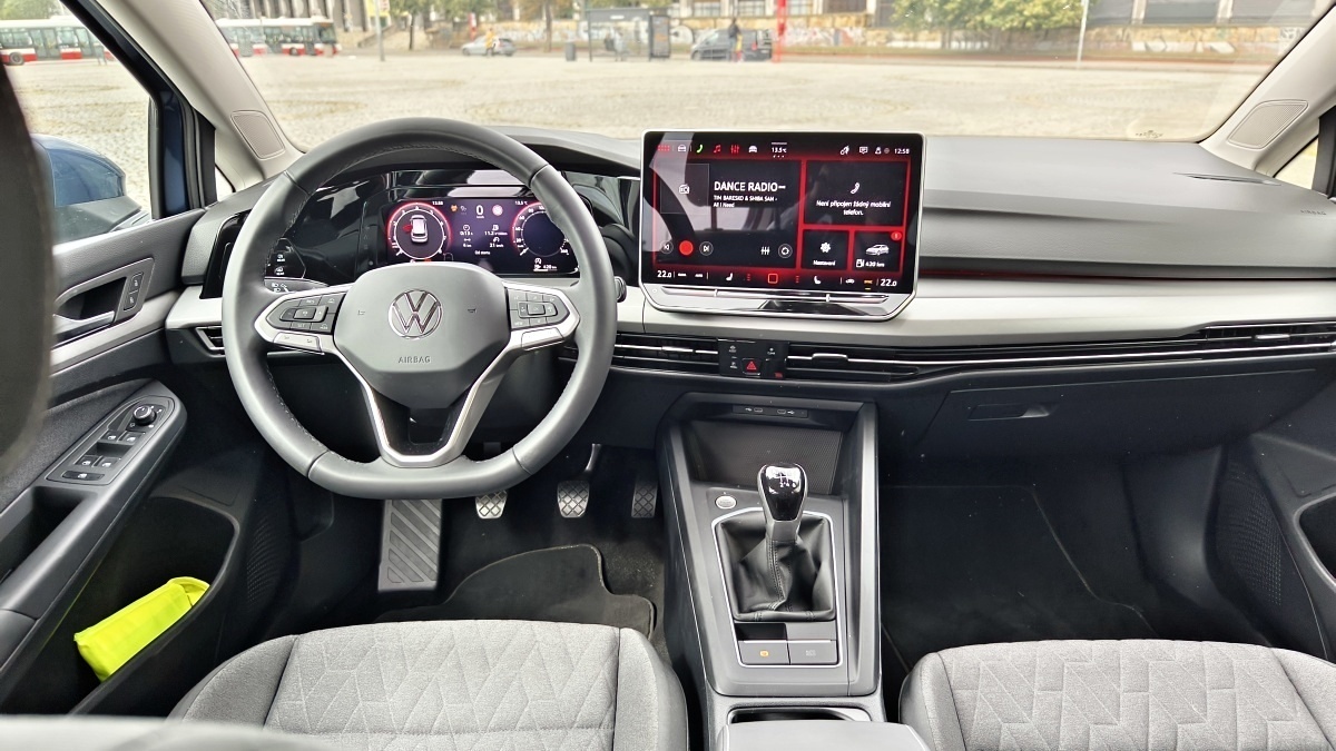 volkswagen-golf-facelift-2024-20