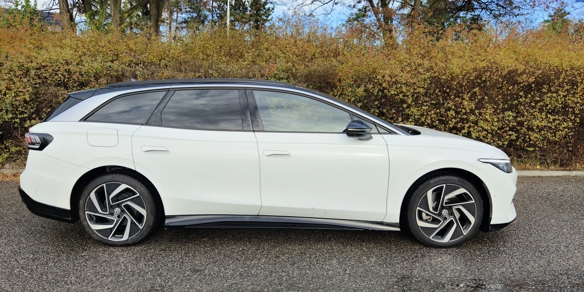 volkswagen-id7-tourer-2024-28