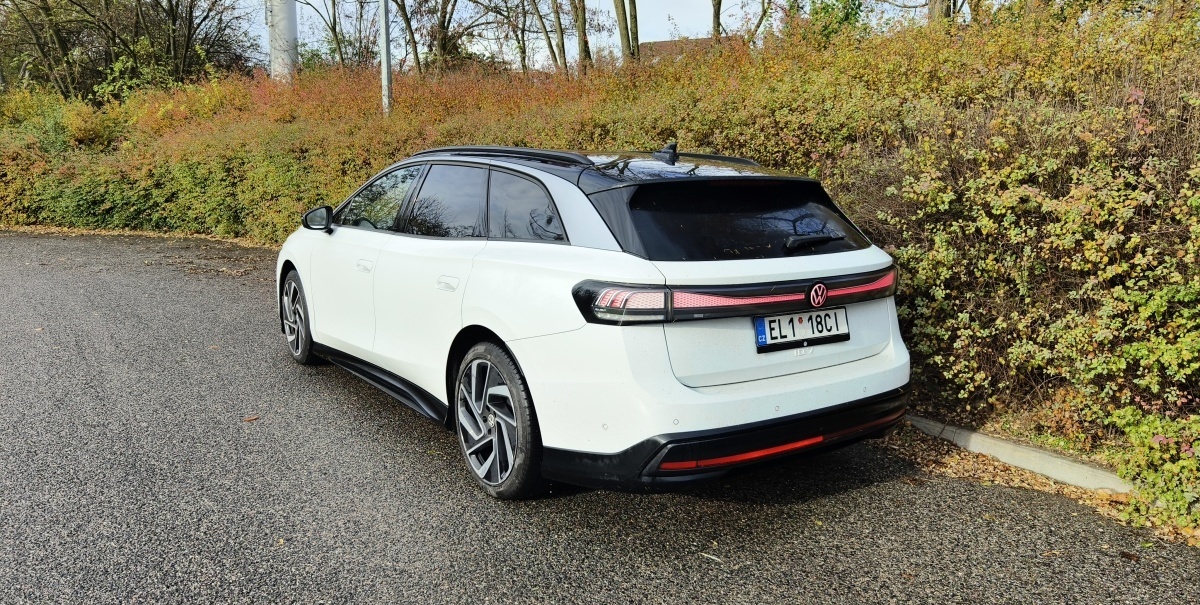 volkswagen-id7-tourer-2024-9