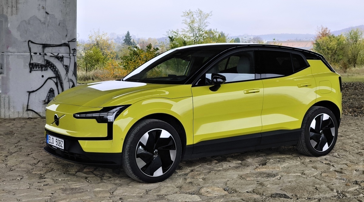 volvo-ex30-2024-11