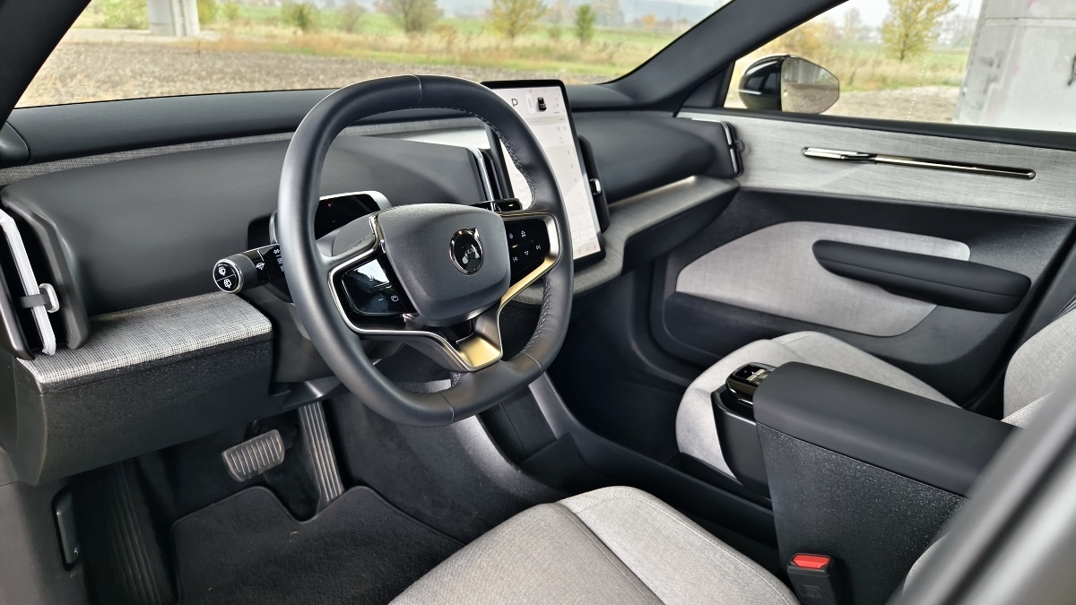 volvo-ex30-2024-37