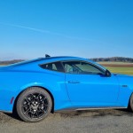 ford-mustang-gt-fastback-2025-3