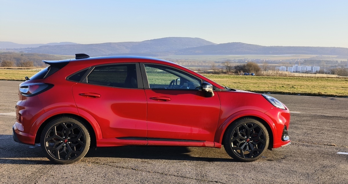 ford-puma-st-2025-10