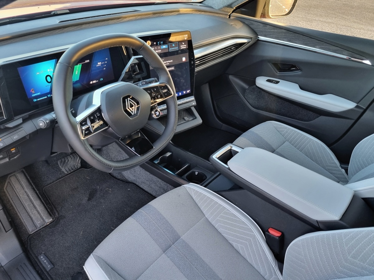 renault-scenic-e-tech-15