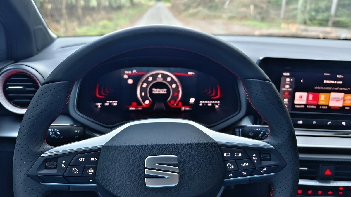 seat-arona-2025-11