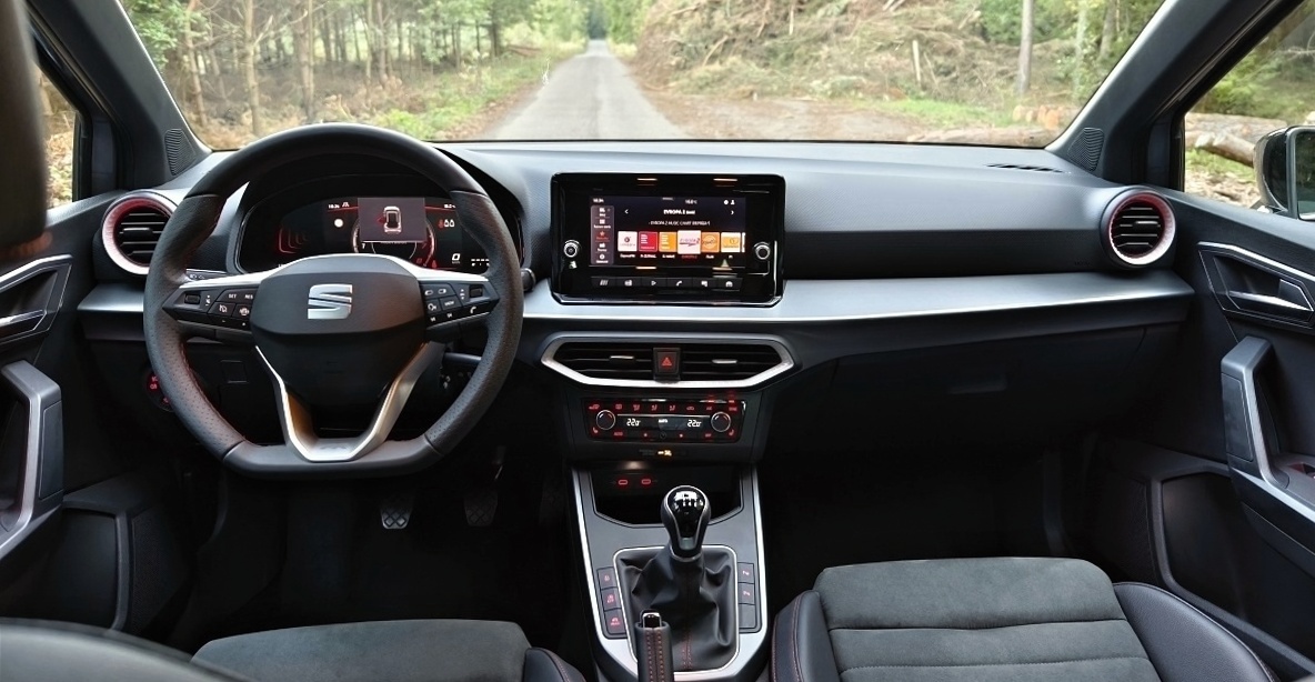 seat-arona-2025-19