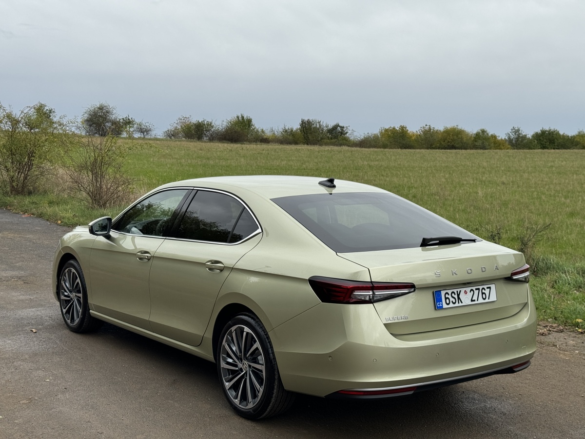 skoda-superb-2025-14