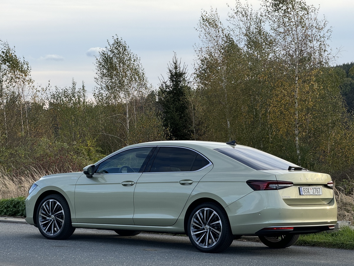 skoda-superb-2025-19