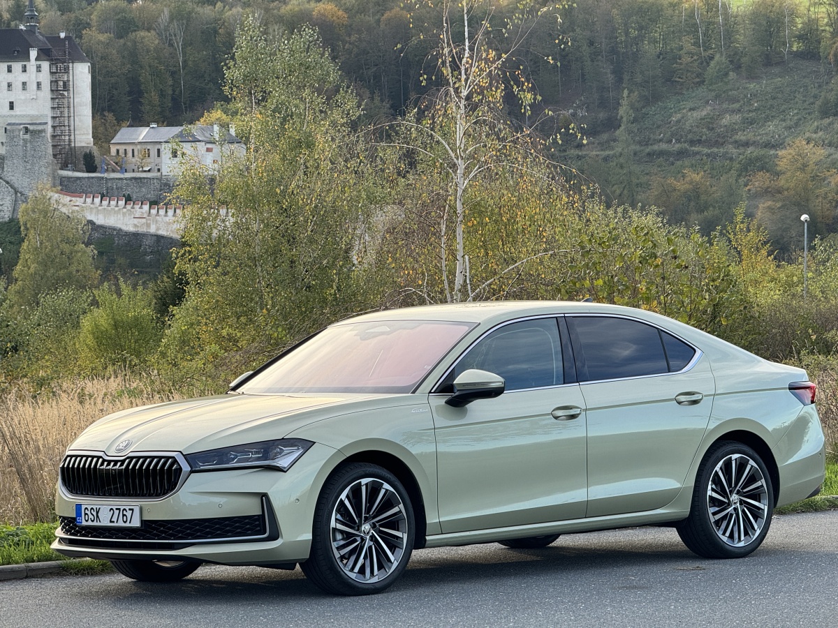 skoda-superb-2025-20
