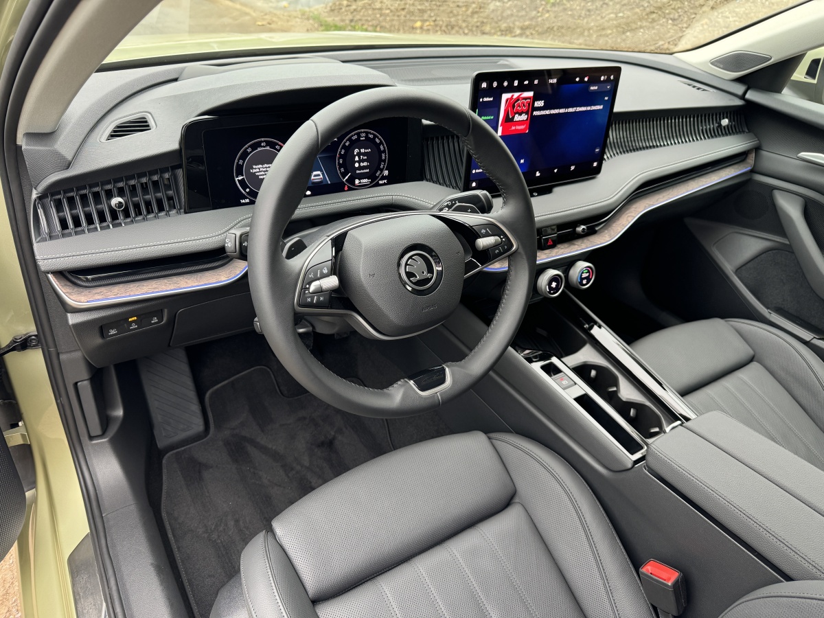 skoda-superb-2025-25