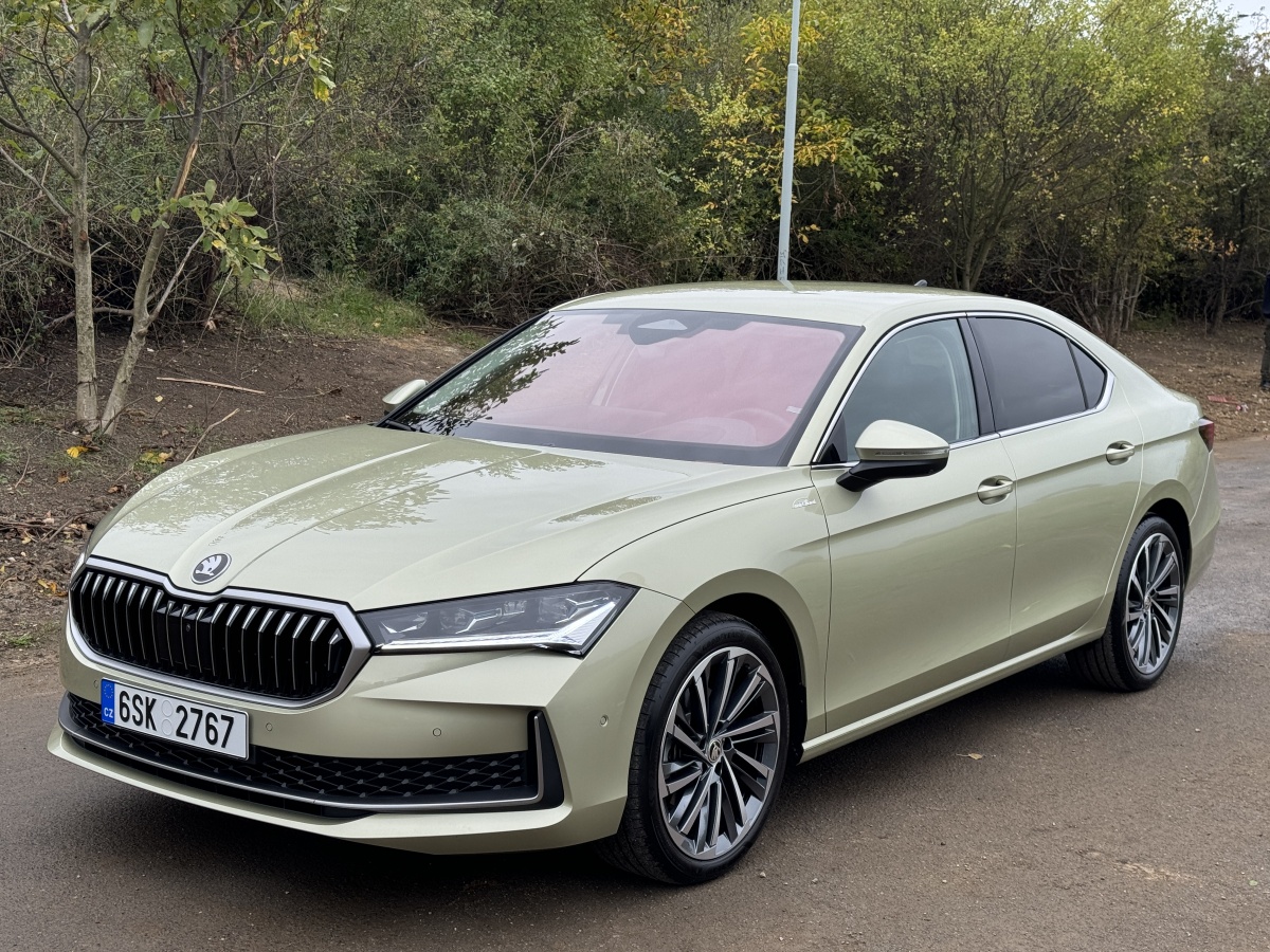 skoda-superb-2025-4