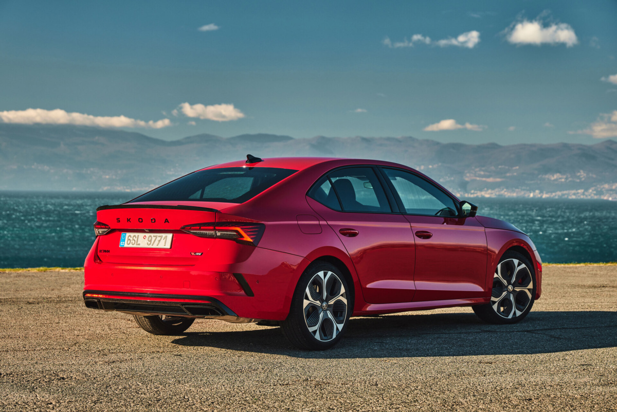 123_skoda_octavia_rs_4a17f108-1920x1281
