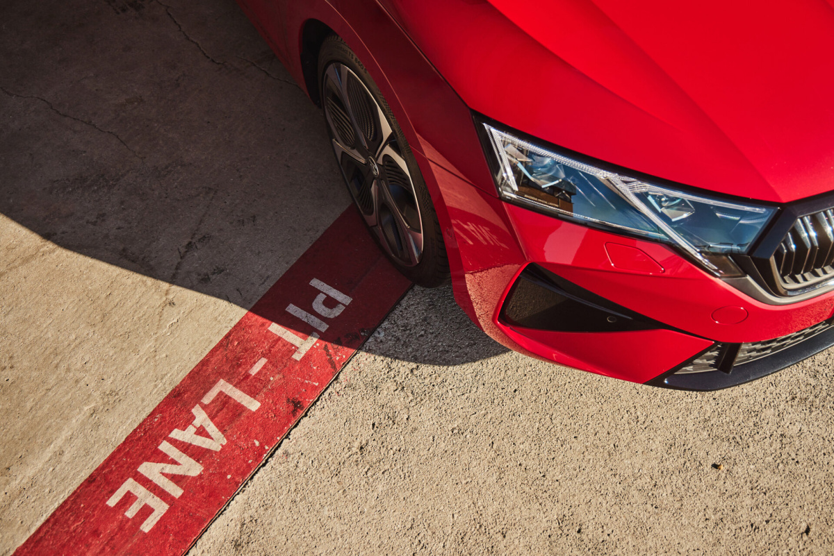 142_skoda_octavia_rs_cf824f0a-1920x1281