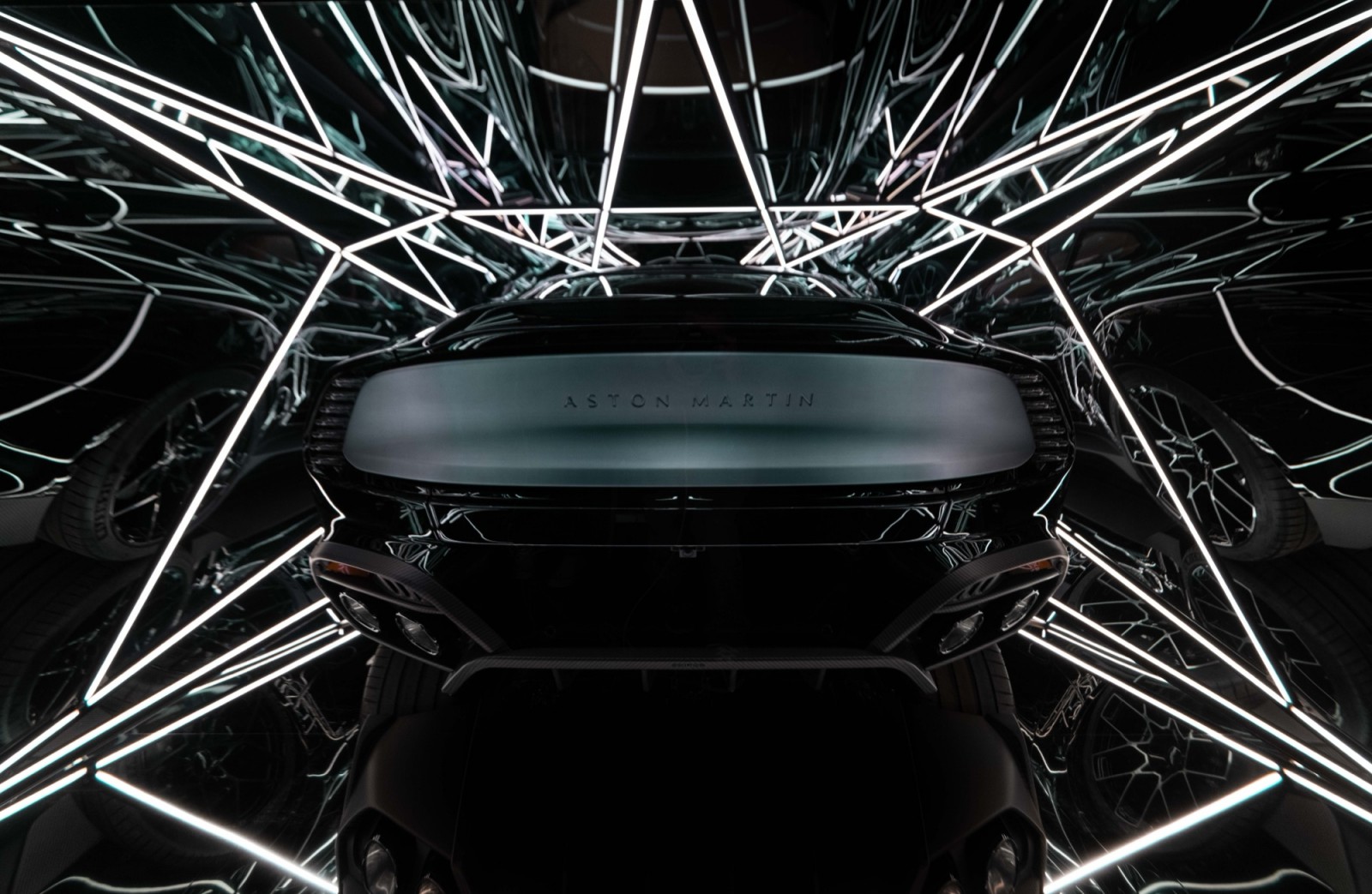 aston-martin-vanquish-x-anthony-james-2_lores
