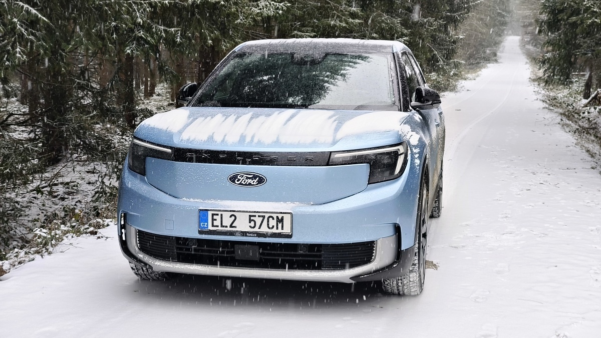 ford-explorer-awd-2025-6