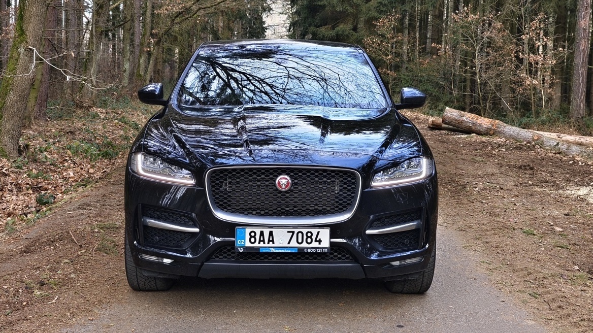 jaguar-f-pace-11
