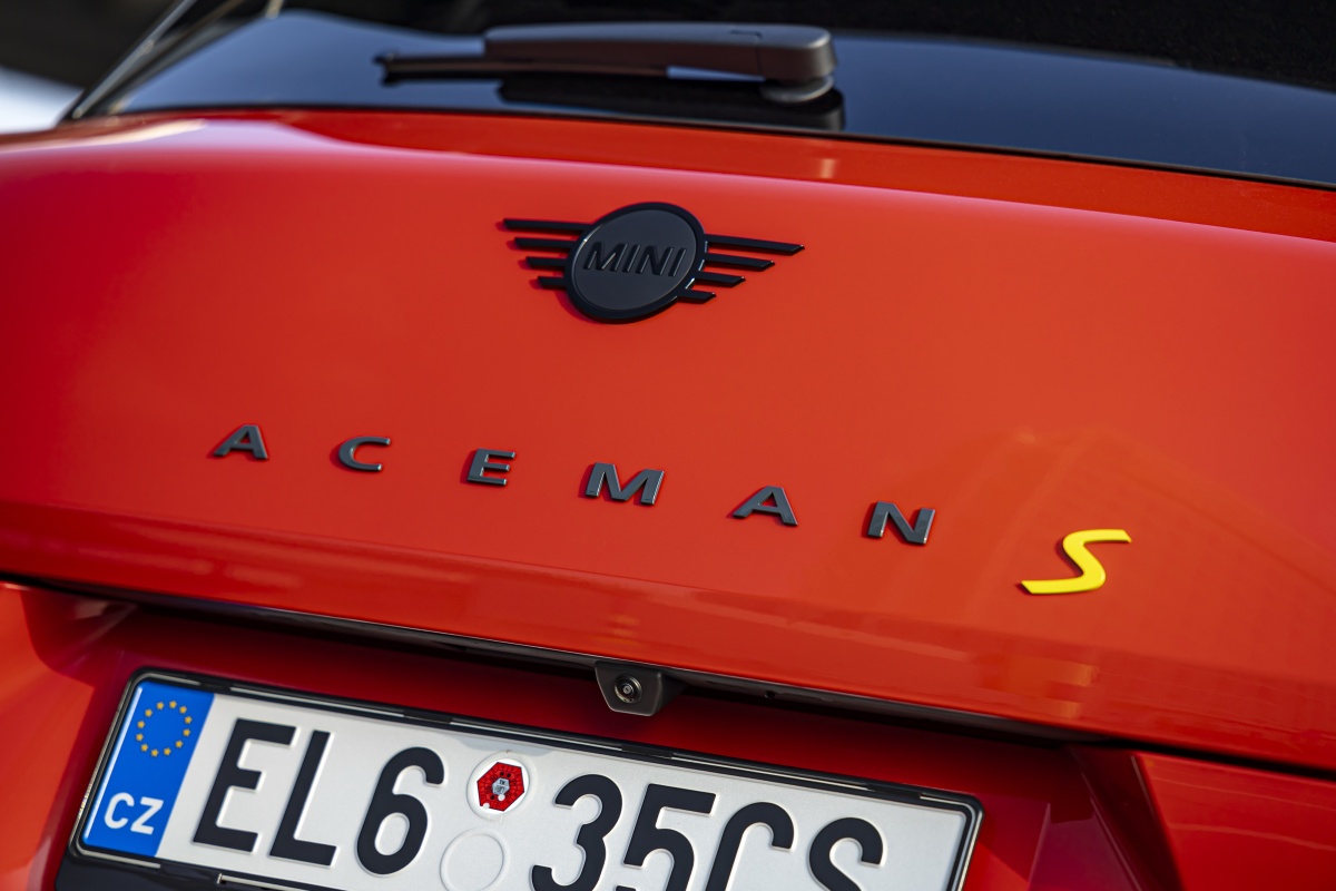 p90587264_highres_mini-aceman-02-2025