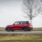 p90587326_highres_mini-cooper-5door-02