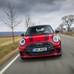 p90587330_highres_mini-cooper-5door-02