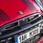 p90587332_highres_mini-cooper-5door-02