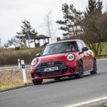 p90587355_highres_mini-cooper-5door-02