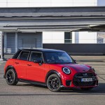 p90587365_highres_mini-cooper-5door-02