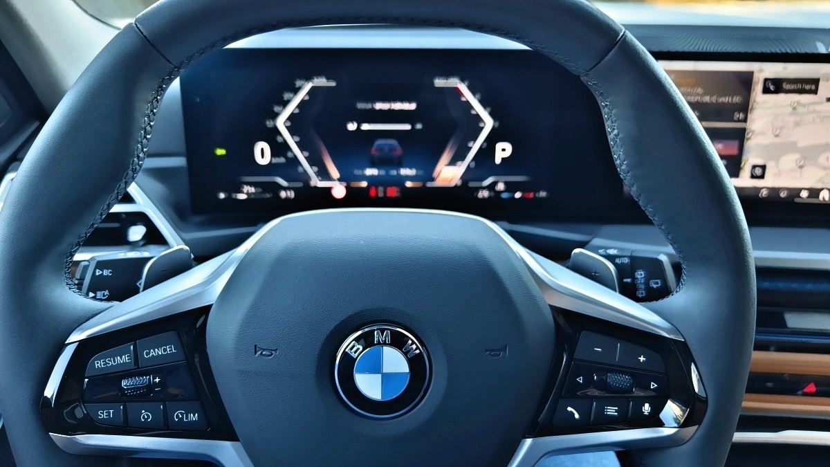 bmw-3-touring-2025-13