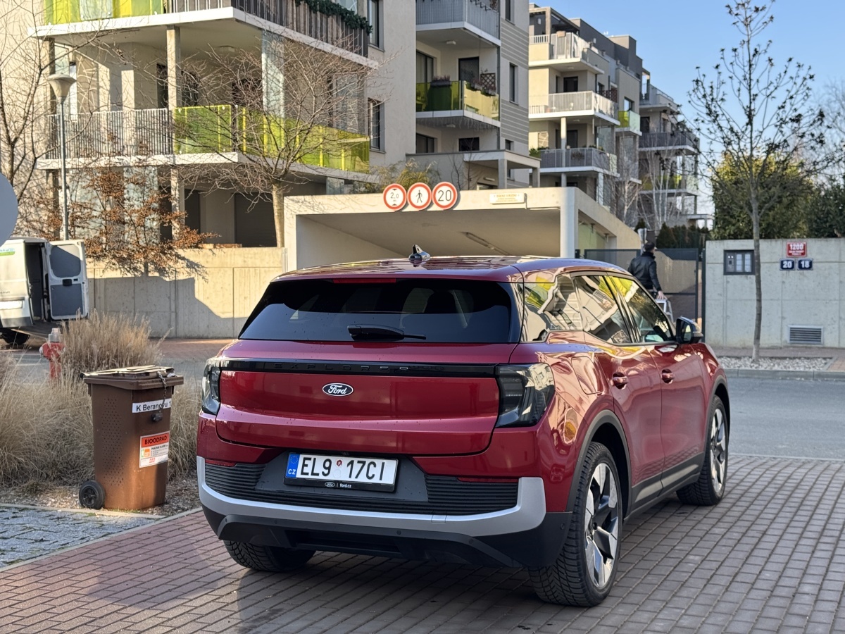 ford-explorer-ev-2025-6