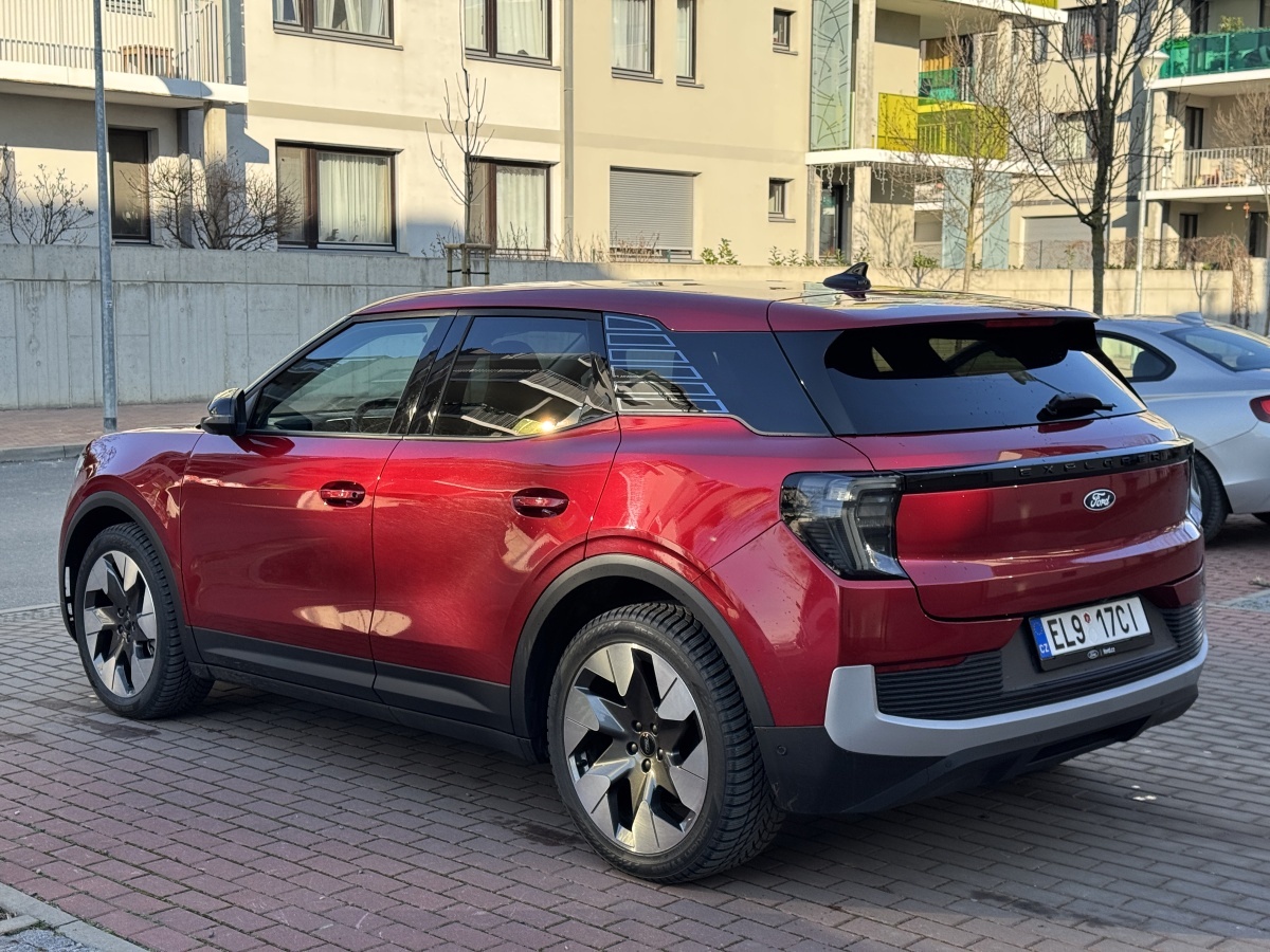 ford-explorer-ev-2025-9