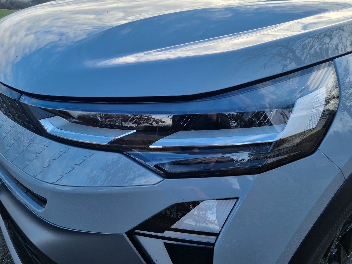renault-captur-2025-10