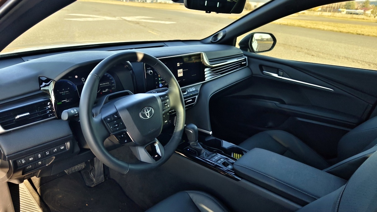 toyota-camry-2025-23