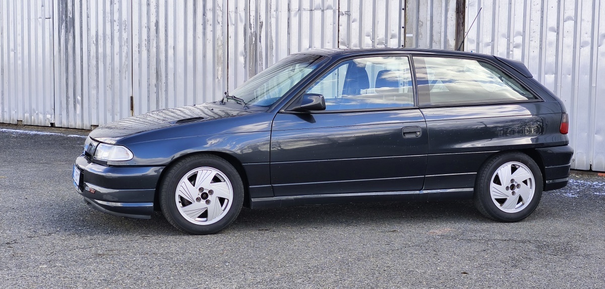 opel-astra-f-gsi-16v-12