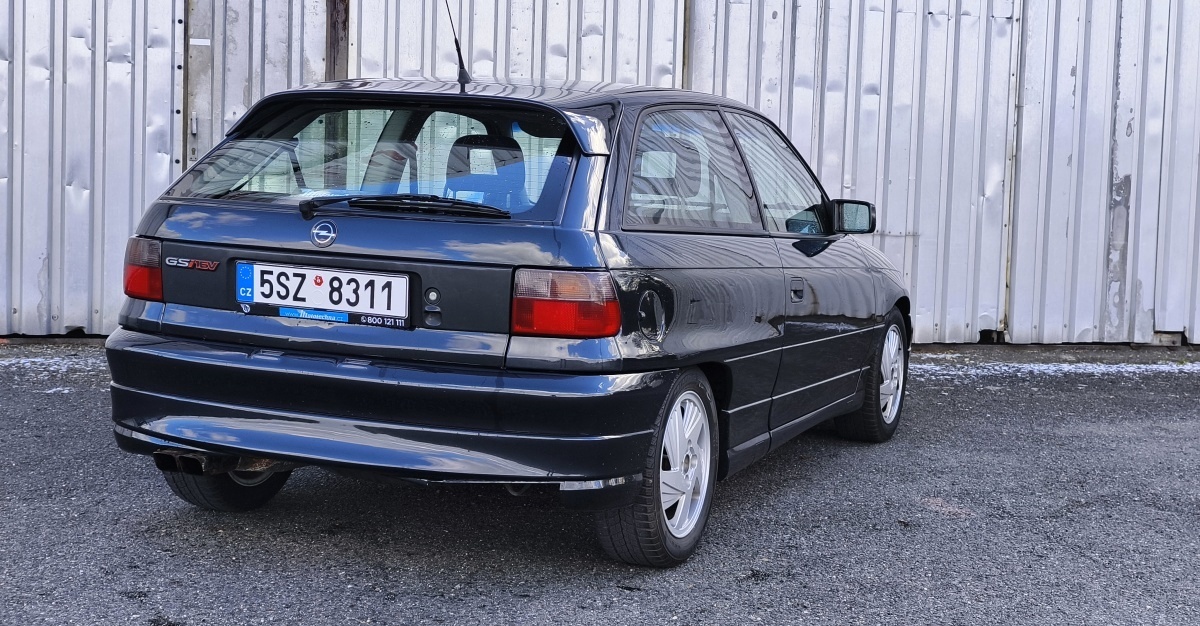 opel-astra-f-gsi-16v-19