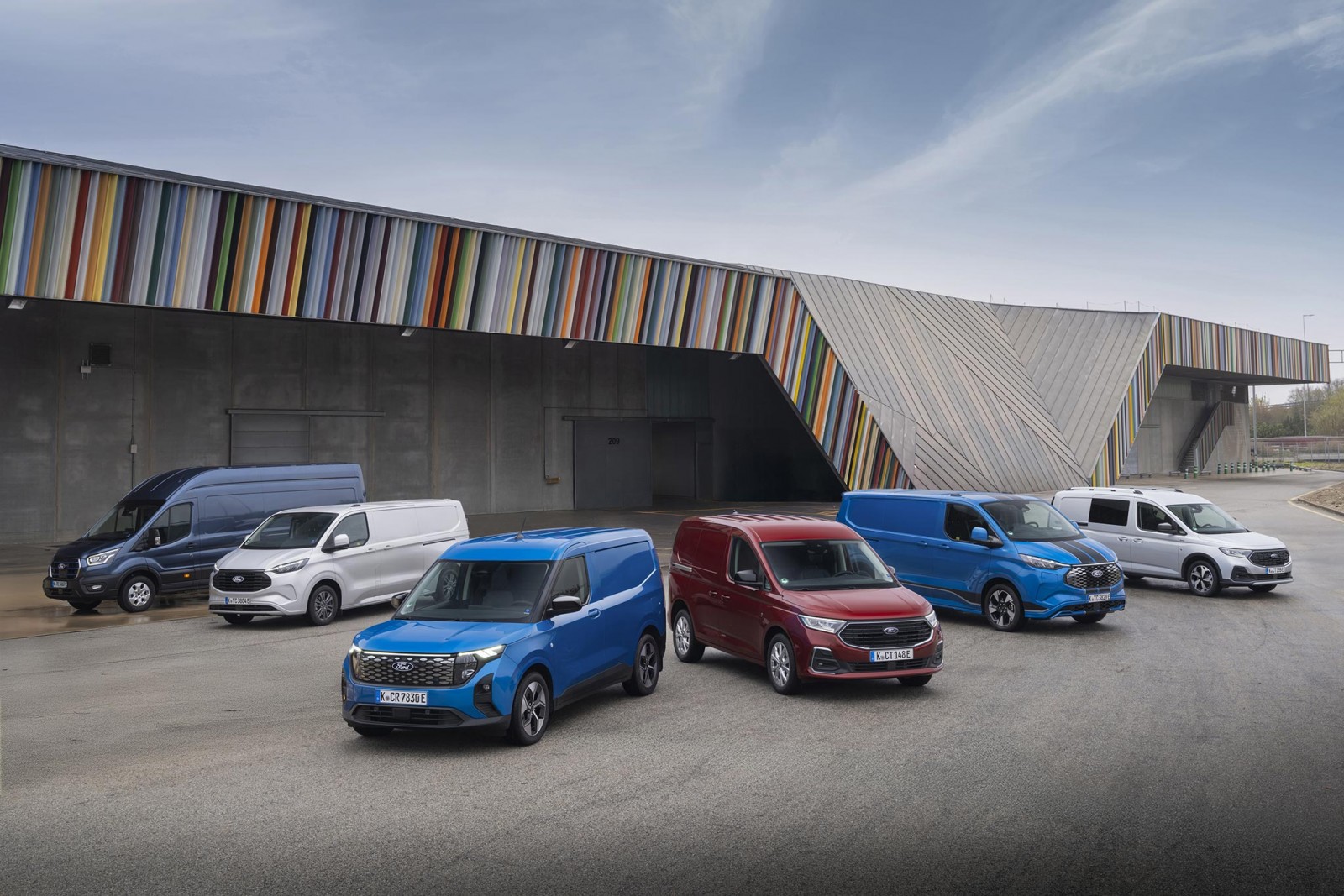 2025pbfp_fordproelectrifiedtransitrange_1-low