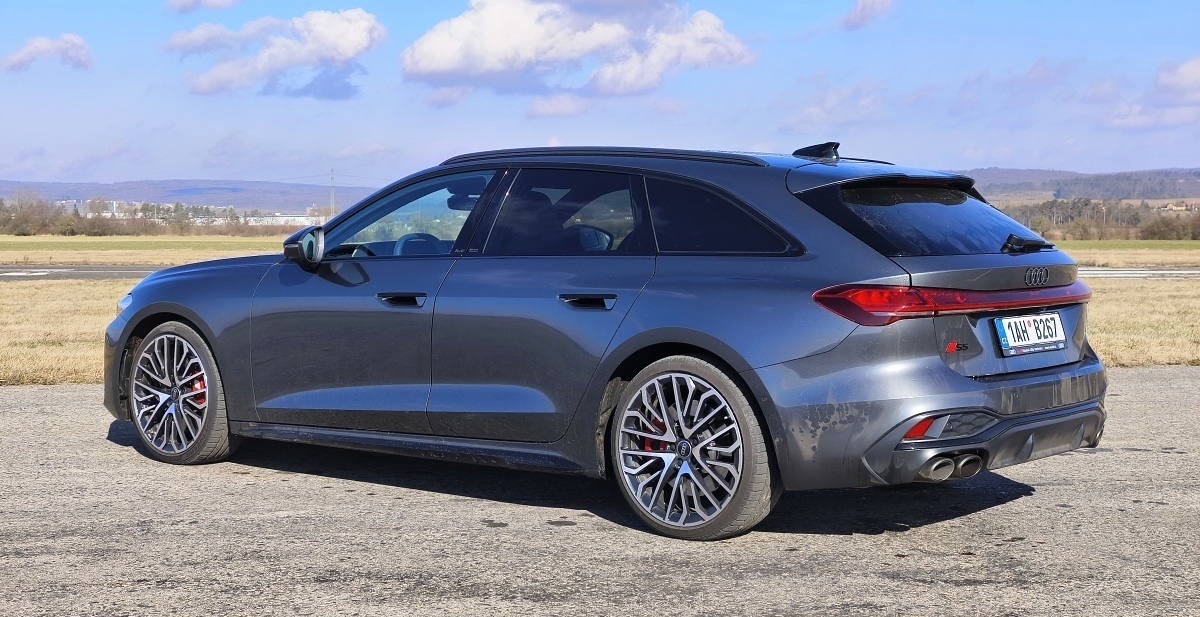 audi-s5-avant-2025-24