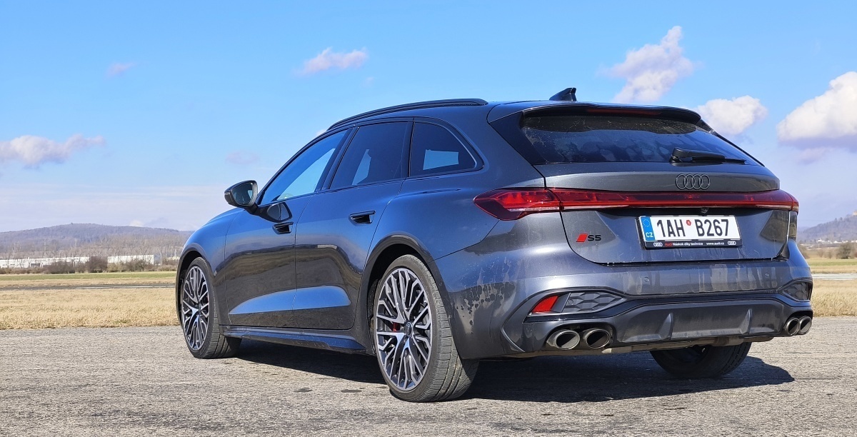 audi-s5-avant-2025-25