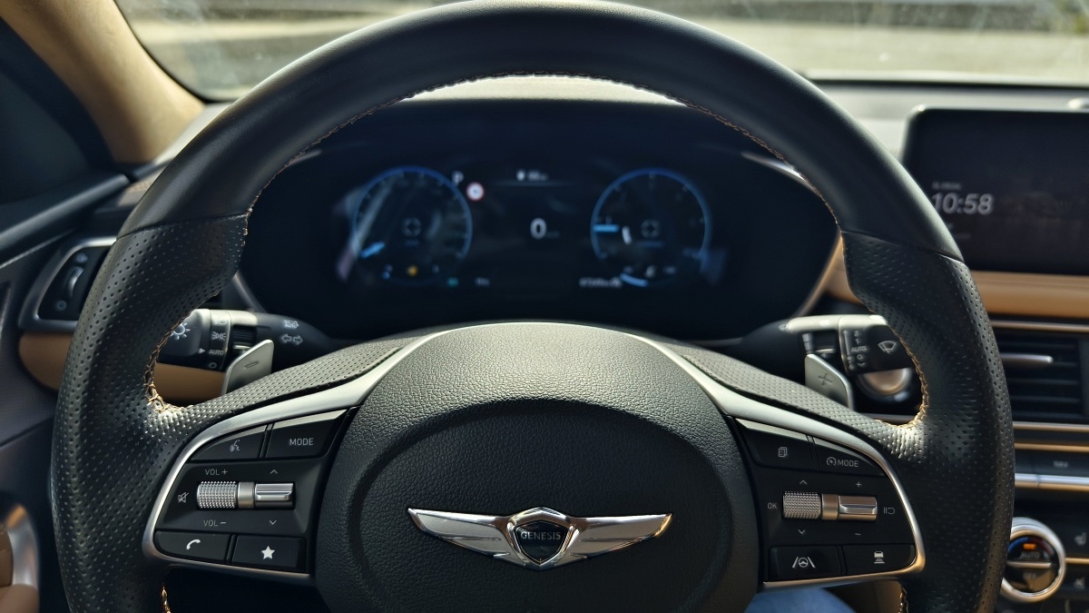 genesis-g70-10