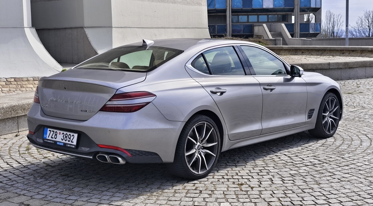 genesis-g70-39