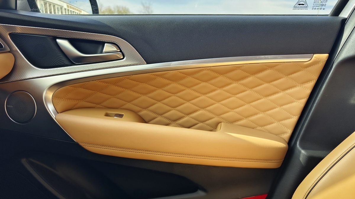 genesis-g70-6