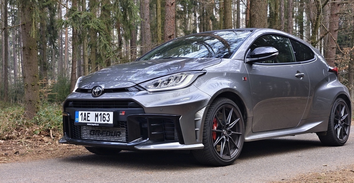 toyota-gr-yaris-2025-11