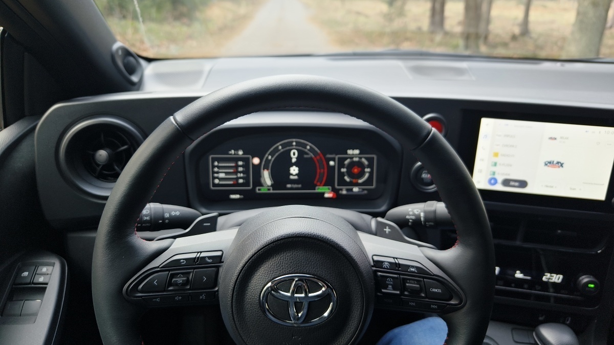 toyota-gr-yaris-2025-27
