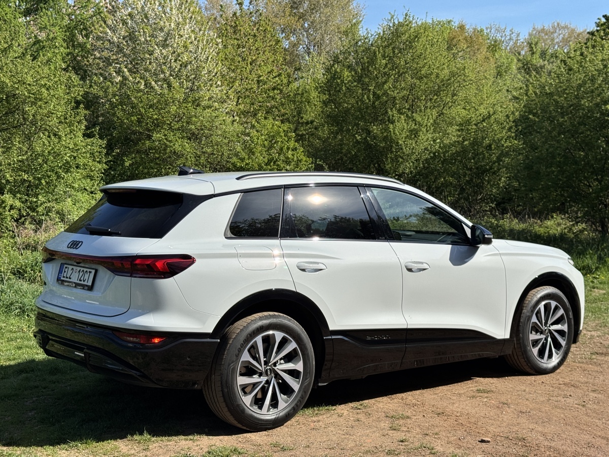audi-q6-e-tron-2025-10