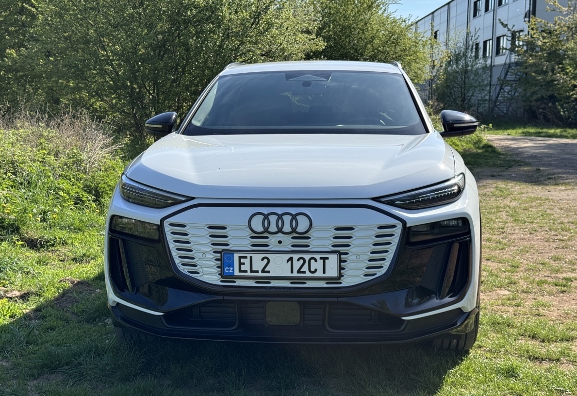 audi-q6-e-tron-2025-6