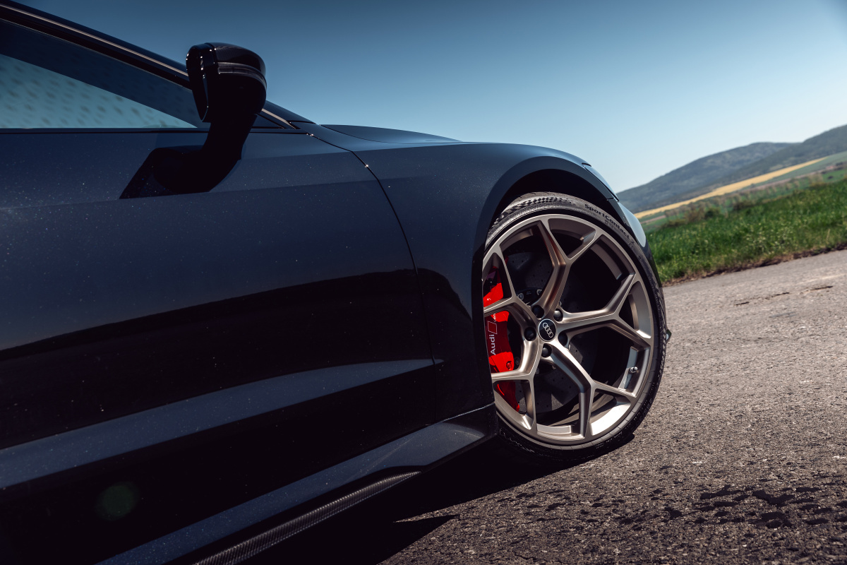 audi-rs7-2025-12