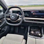bmw-5-touring-2025-17
