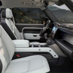 defender_26my_core_interior_04