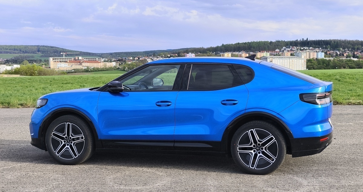 ford-capri-2025-18