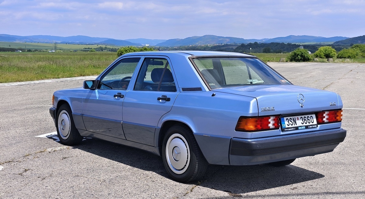 mercedes-benz-190-e-w201-26