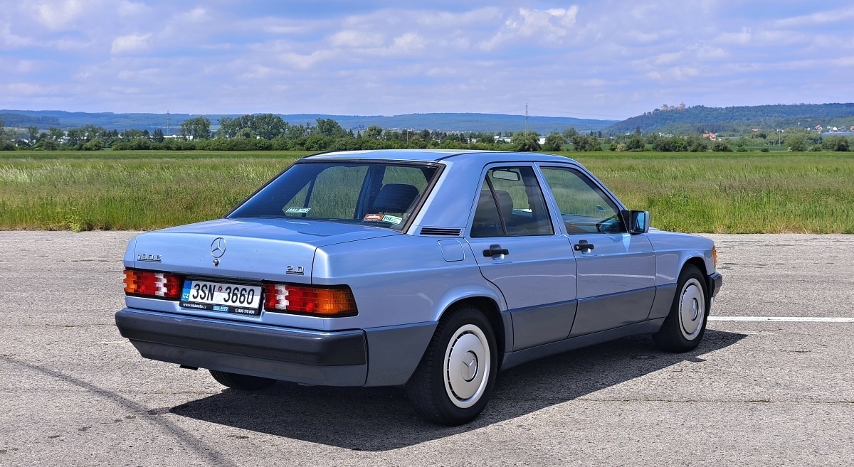 mercedes-benz-190-e-w201-31